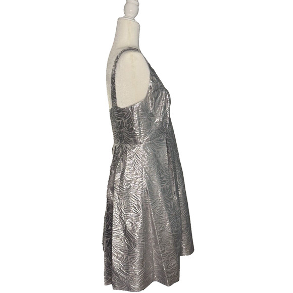Calvin Klein Women 10 Dress Lightweight Futuristic Metallic Foil Pleated Formal - Picture 3 of 9